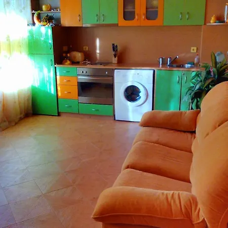 Тристаен Апартамент * Sunny Beach